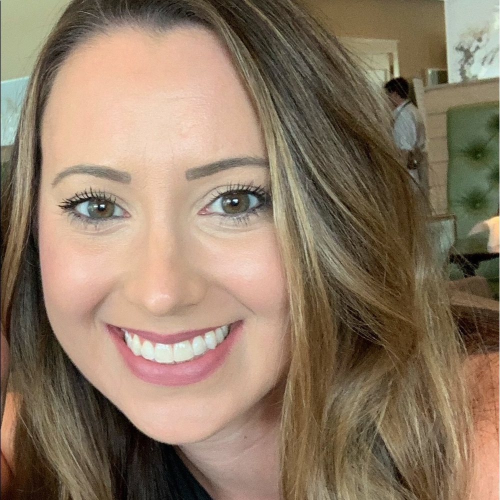 Meet your Posher, Alicia